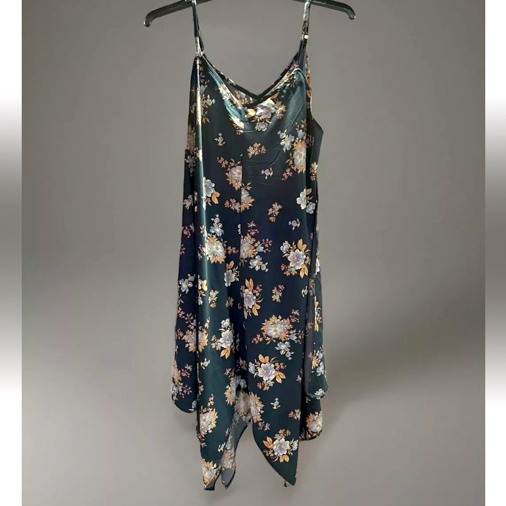 Women’s 2X Dress Speed Control Floral Boho Handkerchief Style